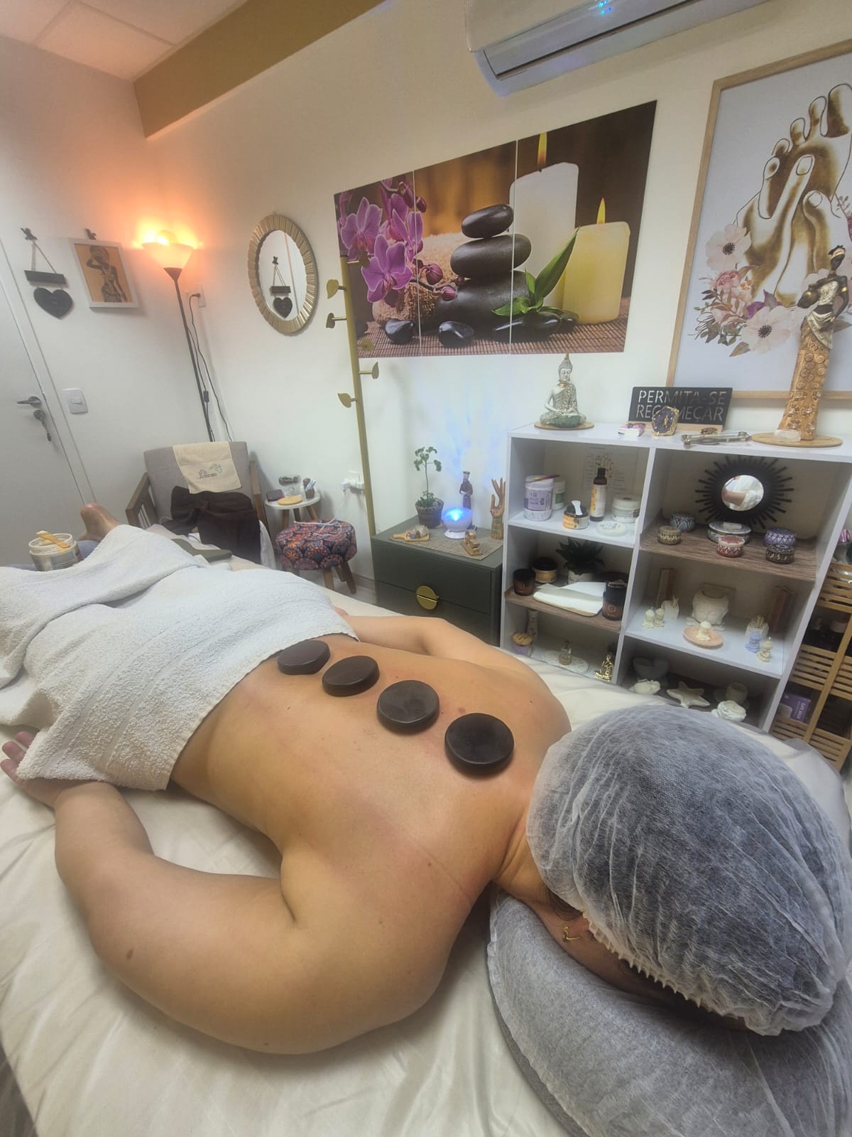 Massagem com Pedras Quentes